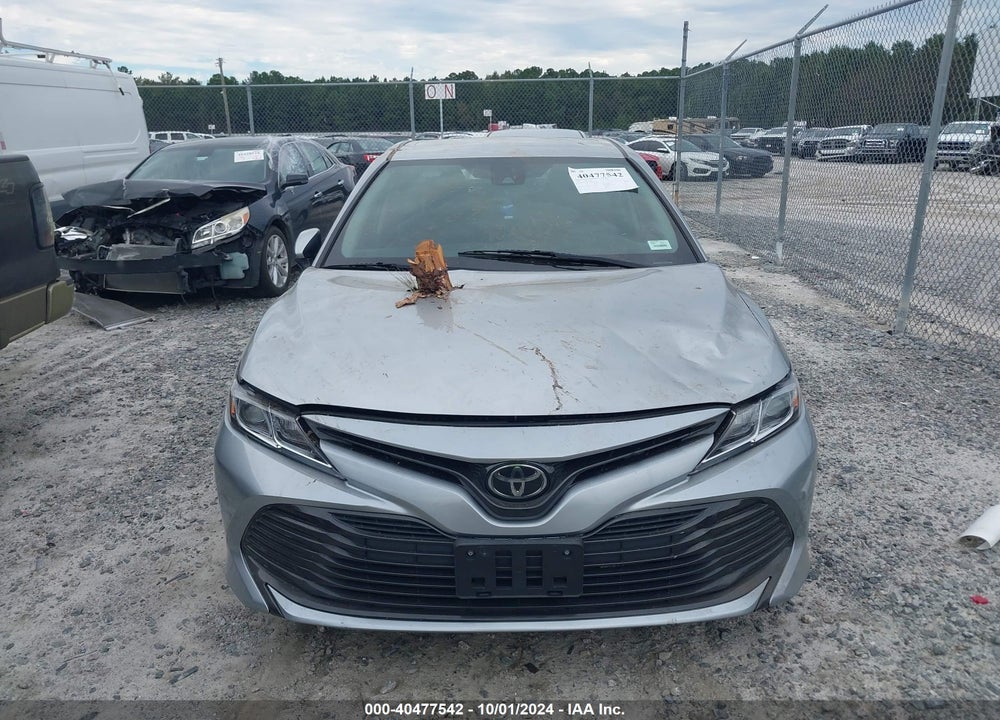 2018 TOYOTA CAMRY LE VIN: 4T1B11HK4JU084010