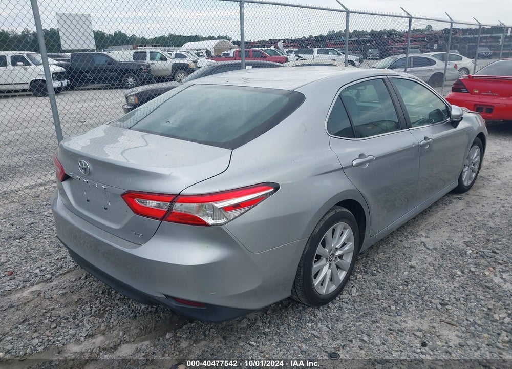 2018 TOYOTA CAMRY LE VIN: 4T1B11HK4JU084010