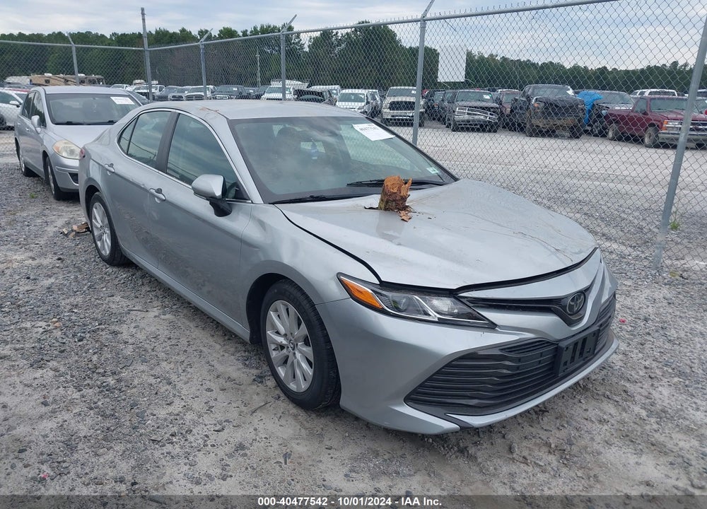 2018 TOYOTA CAMRY LE VIN: 4T1B11HK4JU084010