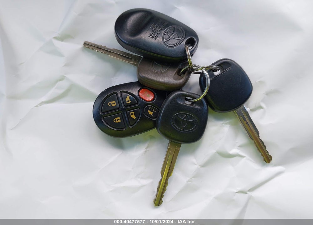 2005 TOYOTA SIENNA XLE VIN: 5TDZA22C05S333505