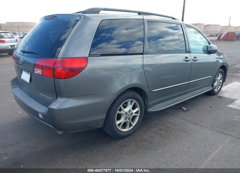 2005 TOYOTA SIENNA XLE VIN: 5TDZA22C05S333505