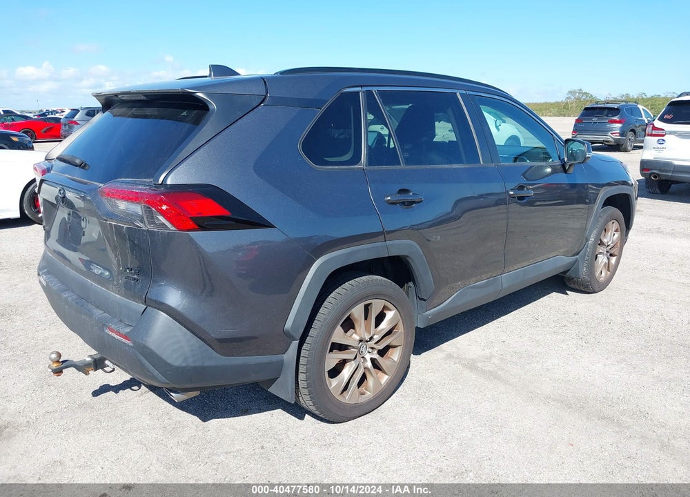 2020 TOYOTA RAV4 XLE PREMIUM VIN: 2T3A1RFVXLC072592