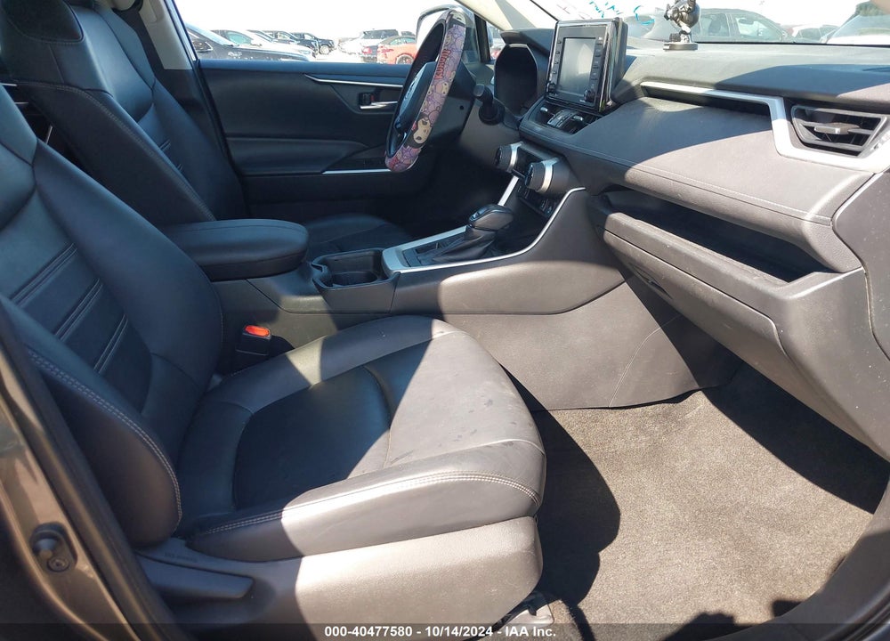 2020 TOYOTA RAV4 XLE PREMIUM VIN: 2T3A1RFVXLC072592