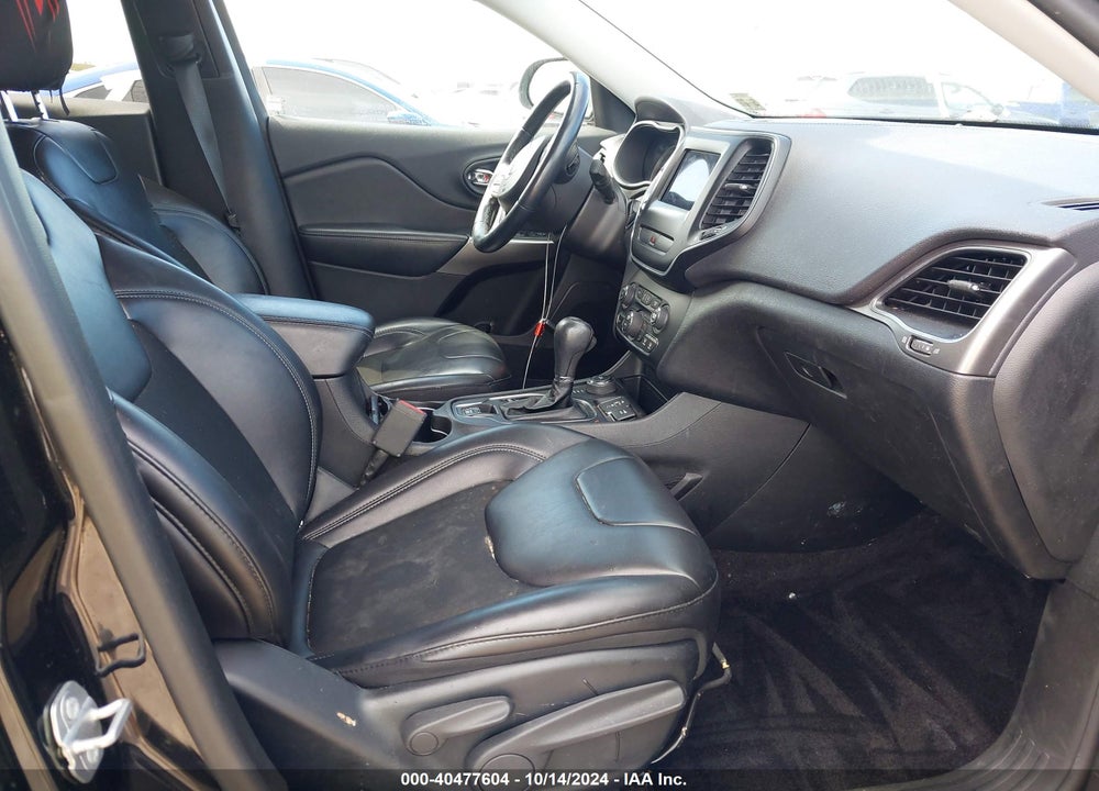 2019 CHEROKEE JEEP  LATITUDE PLUS 4X4 VIN: 1C4PJMLB2KD174910