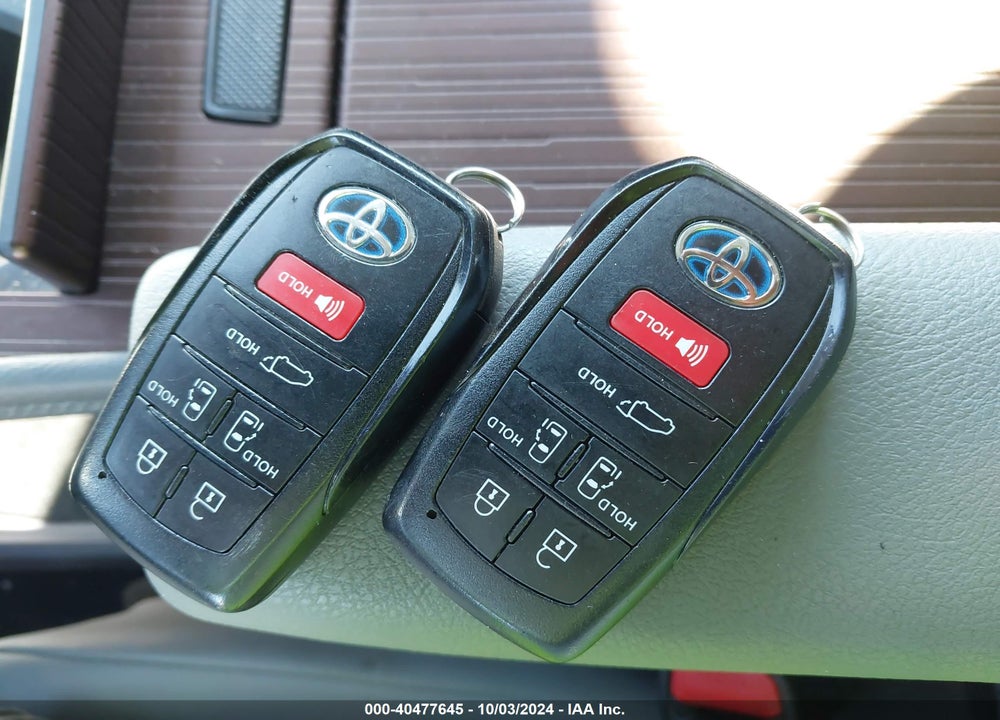 2022 TOYOTA SIENNA XLE VIN: 5TDYRKEC9NS086212