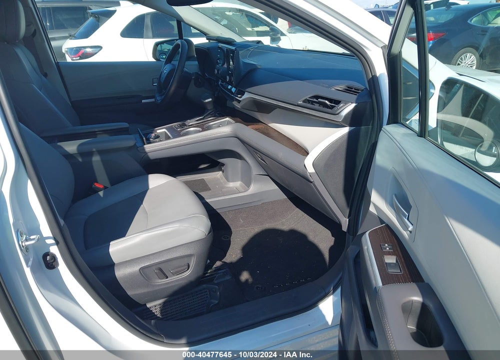 2022 TOYOTA SIENNA XLE VIN: 5TDYRKEC9NS086212