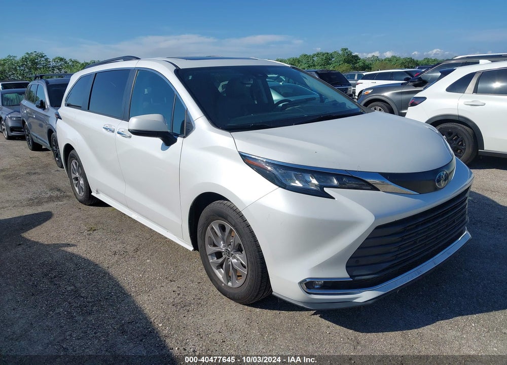 2022 TOYOTA SIENNA XLE VIN: 5TDYRKEC9NS086212