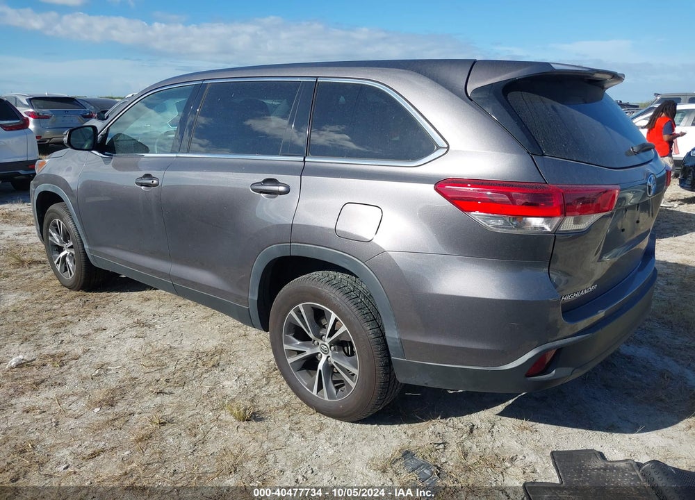 2019 TOYOTA HIGHLANDER LE VIN: 5TDZARFH6KS053436