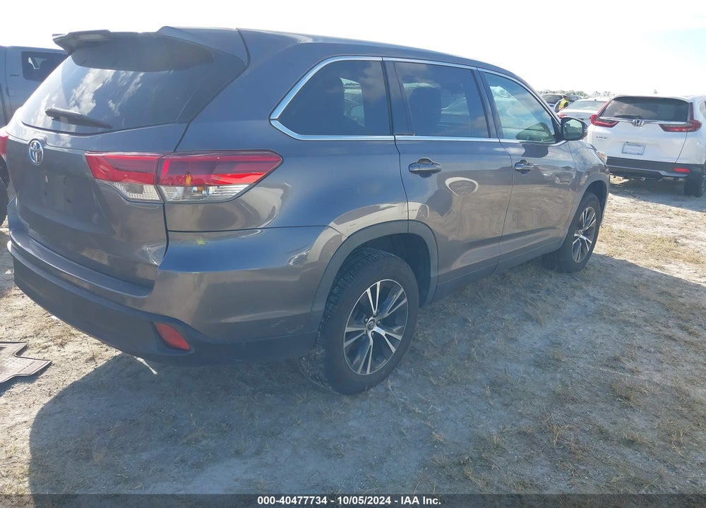 2019 TOYOTA HIGHLANDER LE VIN: 5TDZARFH6KS053436