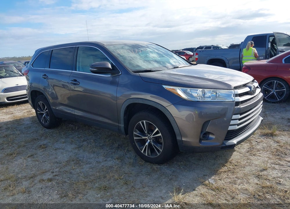 2019 TOYOTA HIGHLANDER LE VIN: 5TDZARFH6KS053436