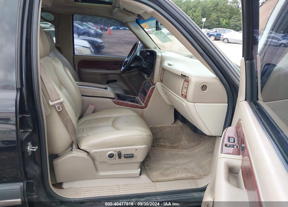 2004 CHEVROLET TAHOE LT VIN: 1GNEC13Z44J318756
