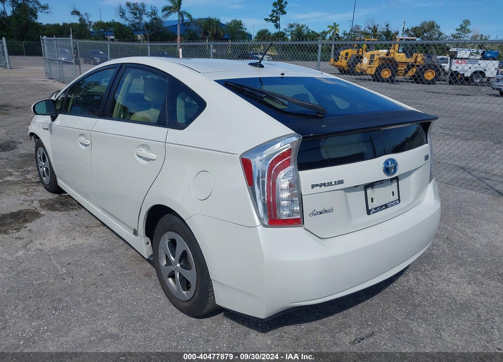 2015 TOYOTA PRIUS THREE VIN: JTDKN3DU6F0469286
