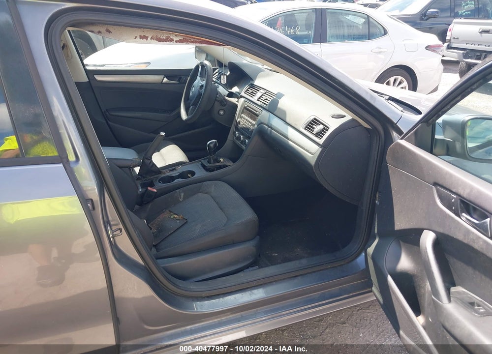 2012 VOLKSWAGEN PASSAT 2.5L S VIN: 1VWAP7A3XCC107753