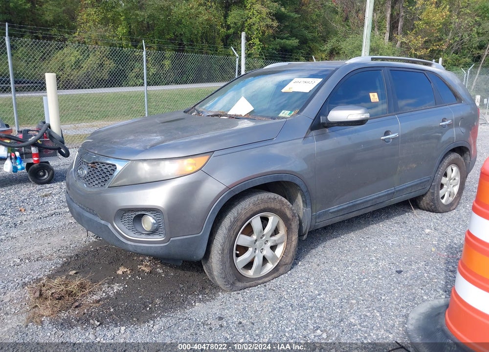 2011 KIA SORENTO LX VIN: 5XYKT4A16BG033273