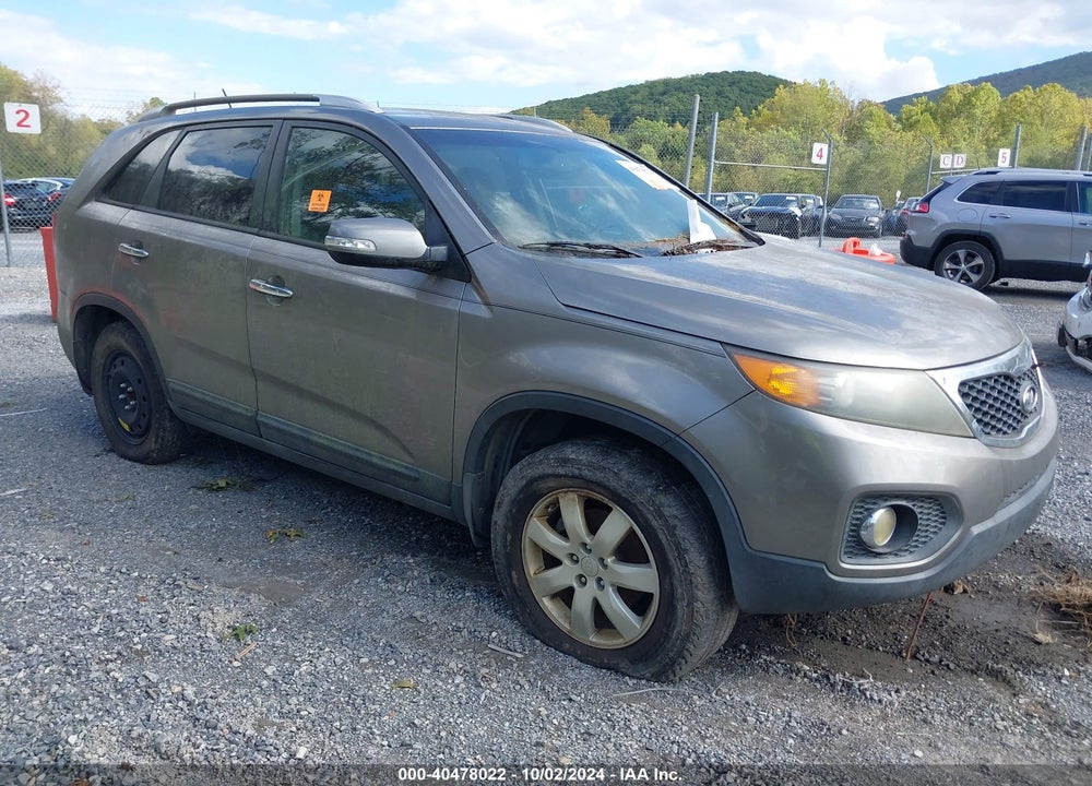 2011 KIA SORENTO LX VIN: 5XYKT4A16BG033273