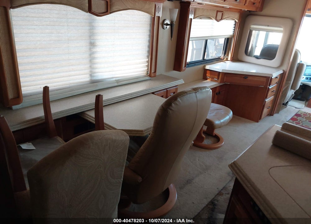 2005 MONACO ROADMASTER VIN: 1RF13561051030103