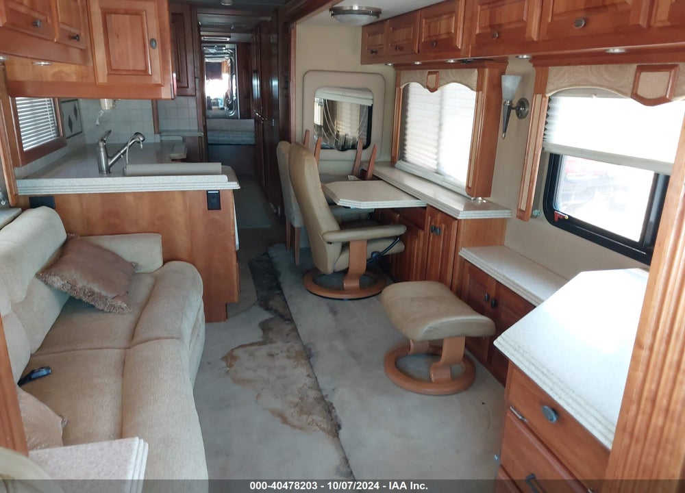 2005 MONACO ROADMASTER VIN: 1RF13561051030103