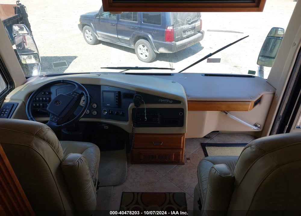 2005 MONACO ROADMASTER VIN: 1RF13561051030103