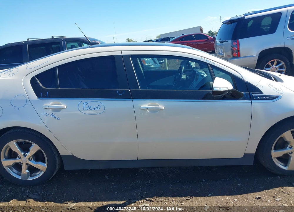 2012 CHEVROLET VOLT VIN: 1G1RD6E44CU103261