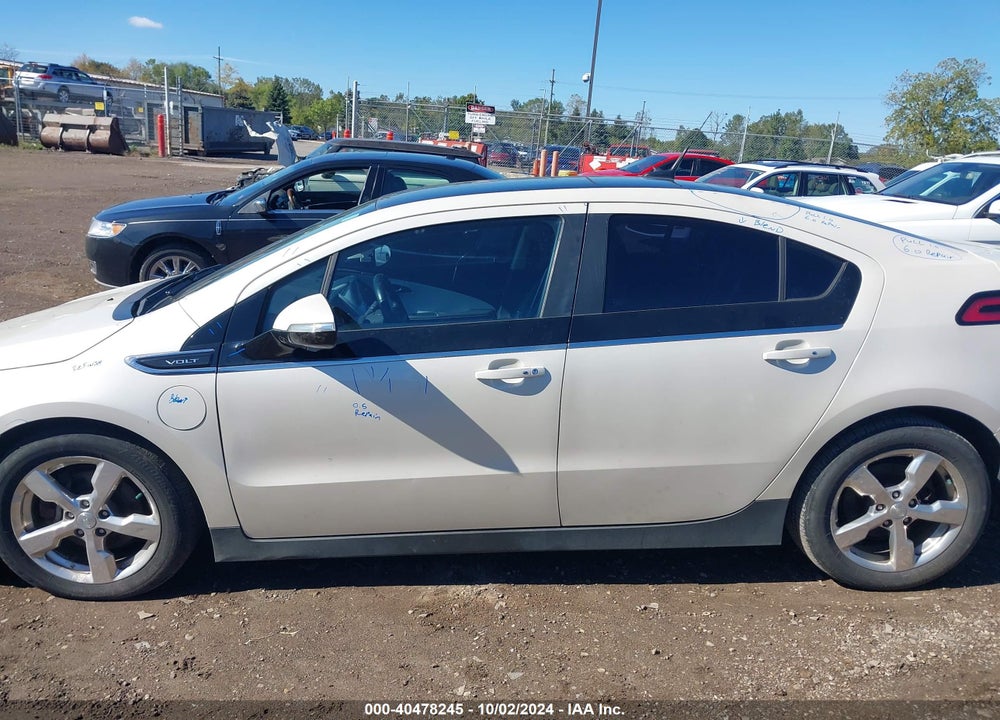 2012 CHEVROLET VOLT VIN: 1G1RD6E44CU103261