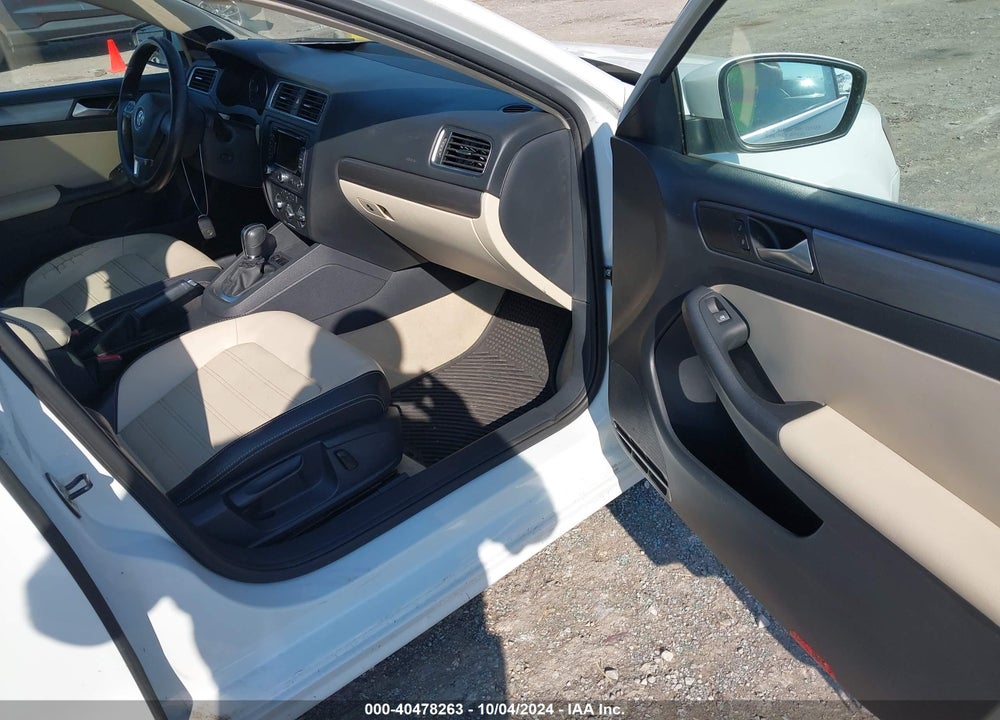2014 VOLKSWAGEN JETTA 1.8T SEL VIN: 3VWL17AJ1EM422922