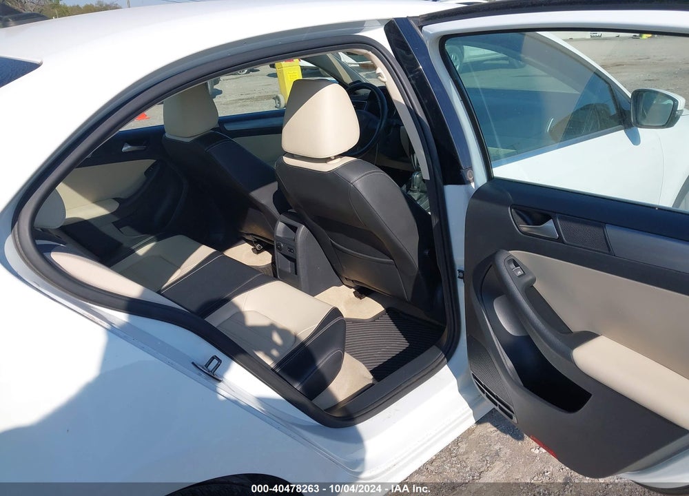 2014 VOLKSWAGEN JETTA 1.8T SEL VIN: 3VWL17AJ1EM422922