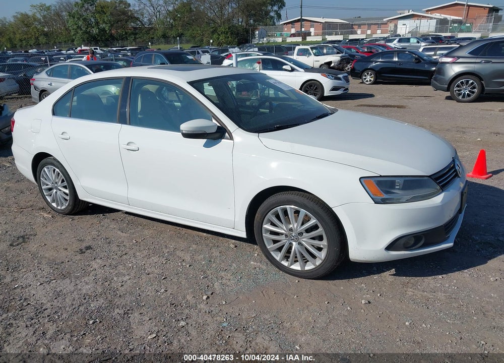 2014 VOLKSWAGEN JETTA 1.8T SEL VIN: 3VWL17AJ1EM422922