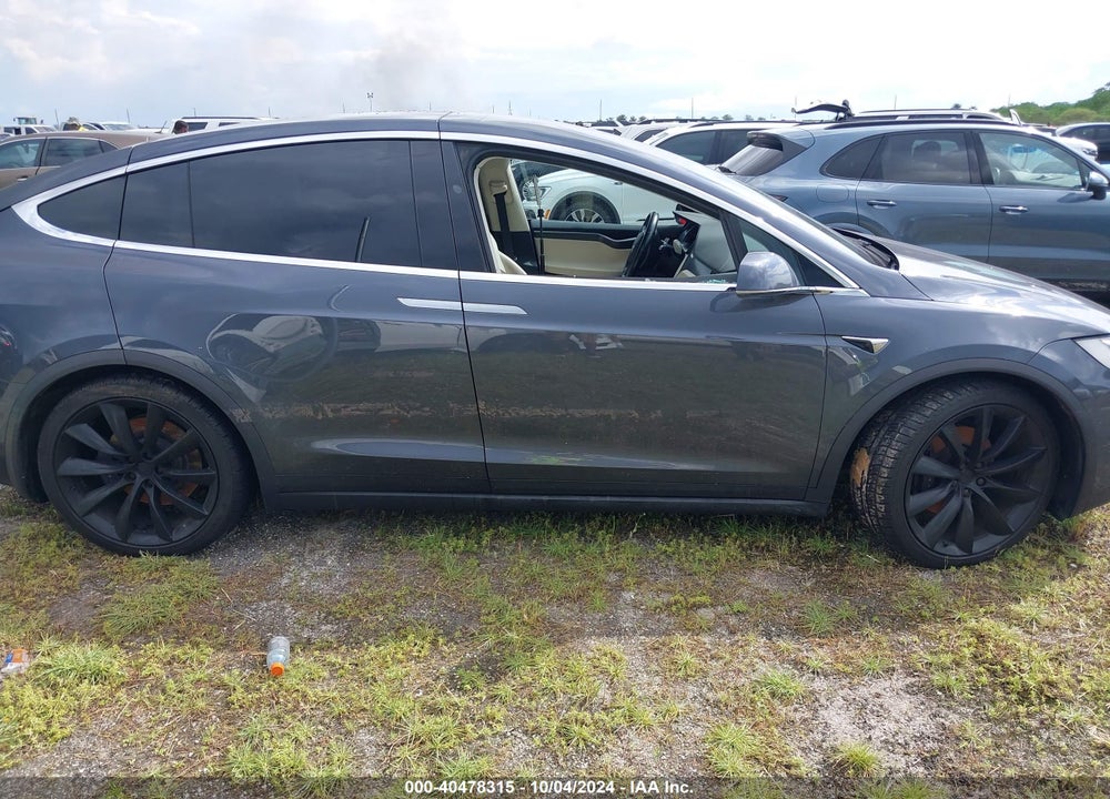 2018 TESLA MODEL X 100D/75D/P100D VIN: 5YJXCDE26JF109590