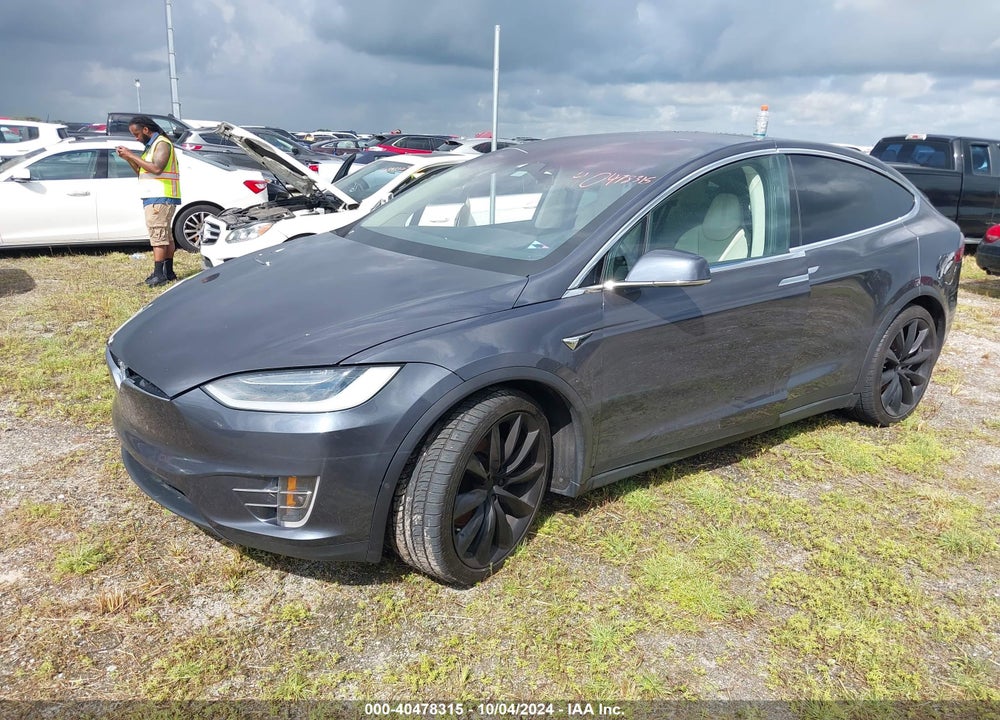 2018 TESLA MODEL X 100D/75D/P100D VIN: 5YJXCDE26JF109590