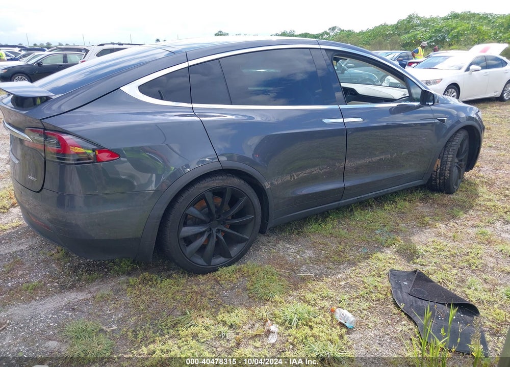 2018 TESLA MODEL X 100D/75D/P100D VIN: 5YJXCDE26JF109590