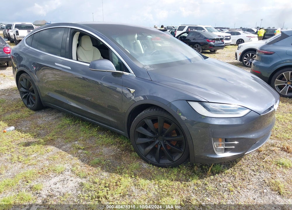 2018 TESLA MODEL X 100D/75D/P100D VIN: 5YJXCDE26JF109590