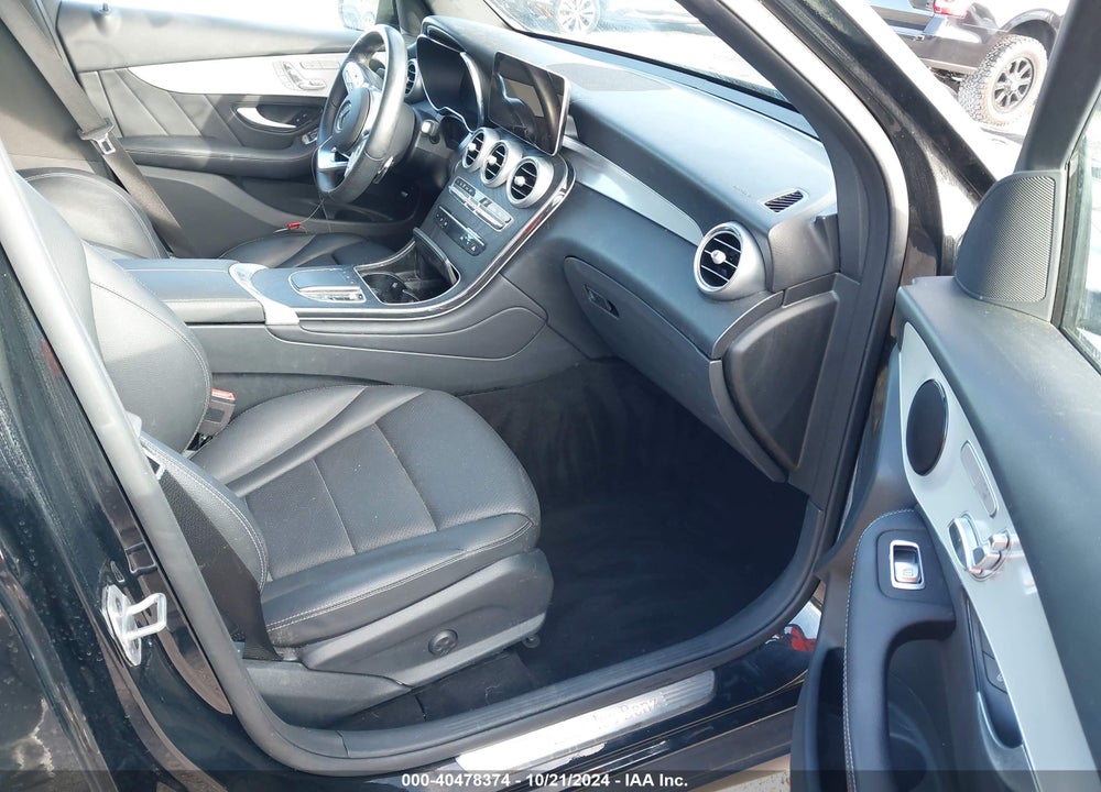 2022 MERCEDES-BENZ GLC 300 SUV VIN: W1N0G8DB5NV344318