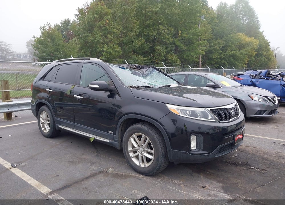 2015 KIA SORENTO LX VIN: 5XYKTDA6XFG614745