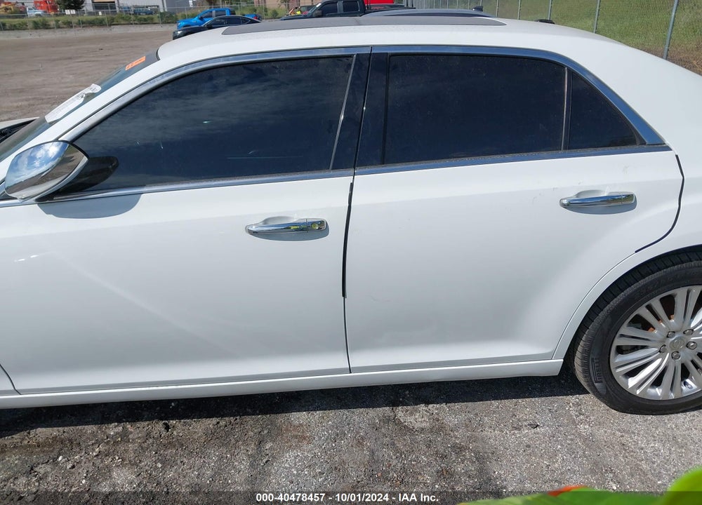 2014 CHRYSLER 300C VIN: 2C3CCAKT3EH293028