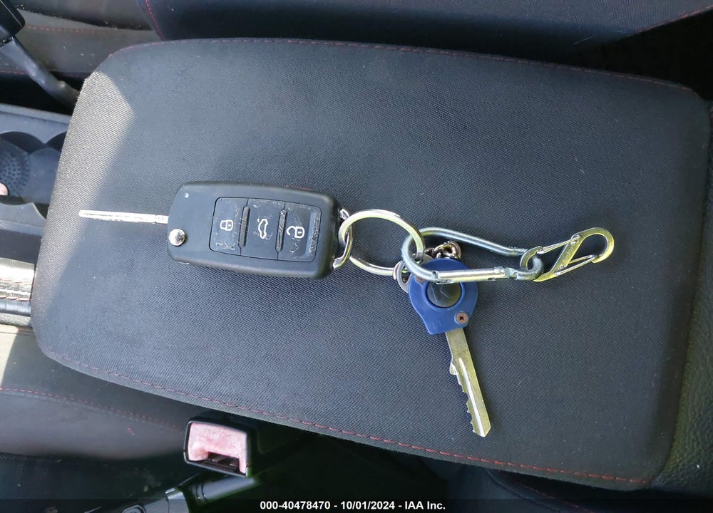 2011 VOLKSWAGEN GTI 2-DOOR VIN: WVWEV7AJ7BW055889