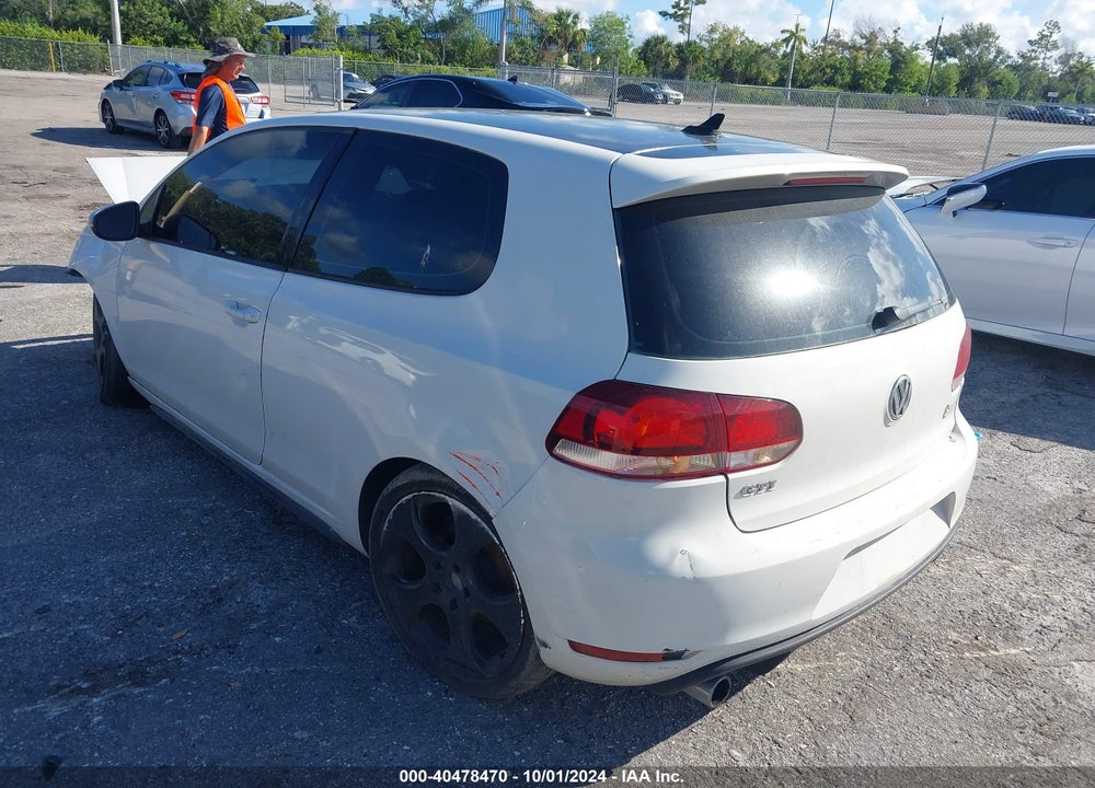 2011 VOLKSWAGEN GTI 2-DOOR VIN: WVWEV7AJ7BW055889