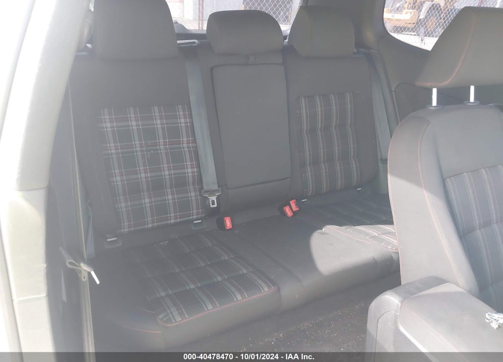 2011 VOLKSWAGEN GTI 2-DOOR VIN: WVWEV7AJ7BW055889