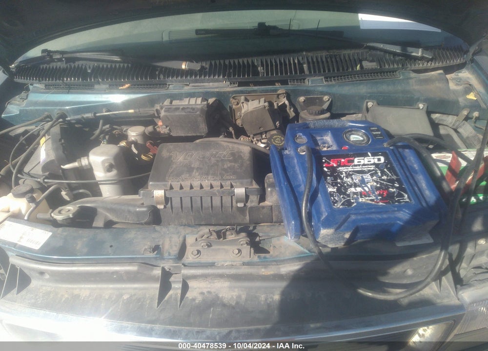 1998 GMC SAFARI SLE VIN: 1GKEL19W3WB520155