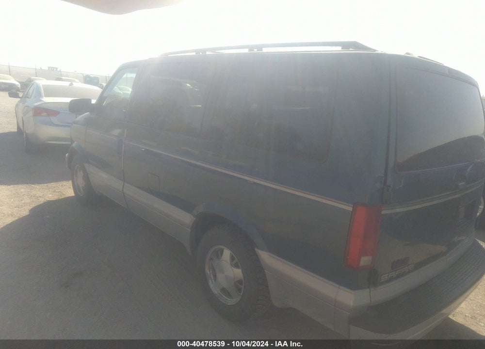 1998 GMC SAFARI SLE VIN: 1GKEL19W3WB520155