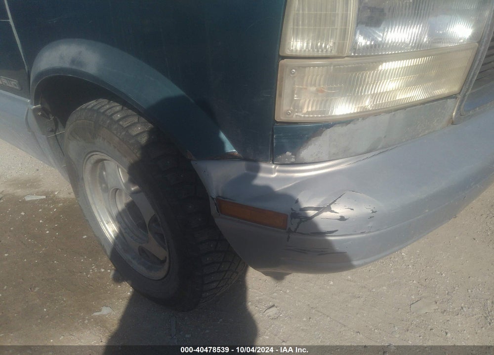 1998 GMC SAFARI SLE VIN: 1GKEL19W3WB520155