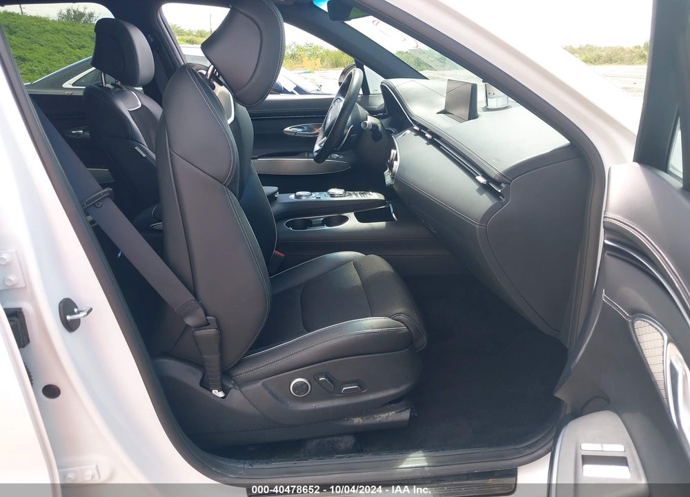 2023 GENESIS GV70 2.5T AWD VIN: KMUMADTB2PU135516