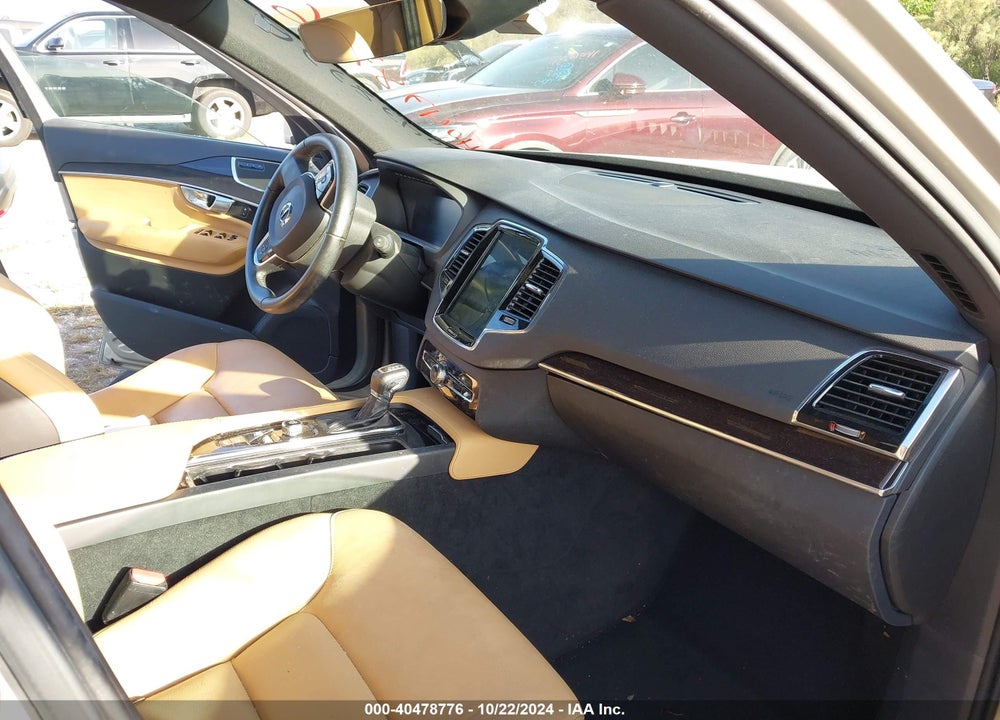 2018 VOLVO XC90 T6 MOMENTUM VIN: YV4A22PK0J1379561
