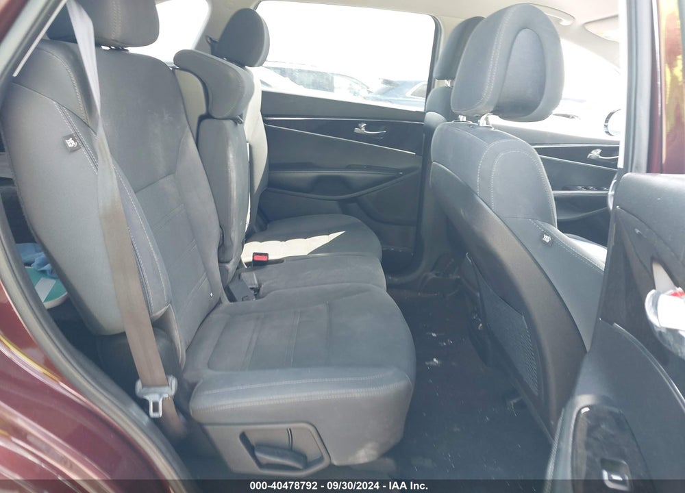 2016 KIA SORENTO 2.4L LX VIN: 5XYPG4A30GG127653