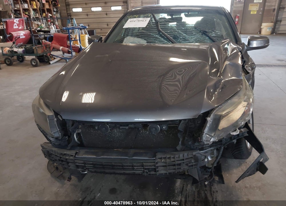 2013 HONDA ACCORD EX VIN: 1HGCR2F72DA137381