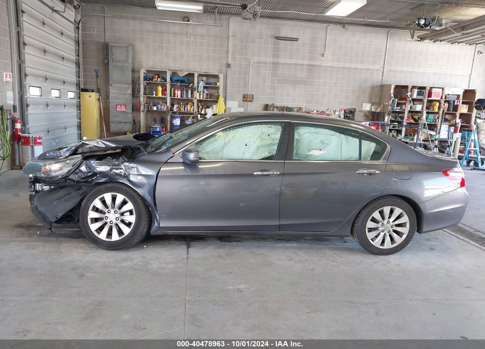 2013 HONDA ACCORD EX VIN: 1HGCR2F72DA137381