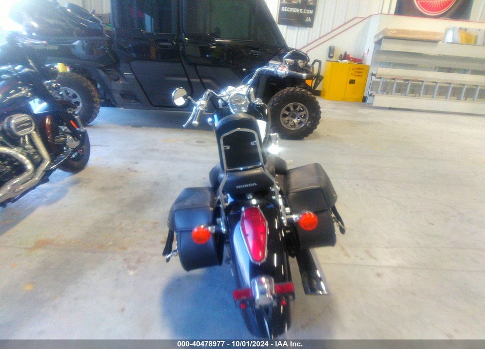 2004 HONDA VT750 C VIN: JH2RC50044K012181