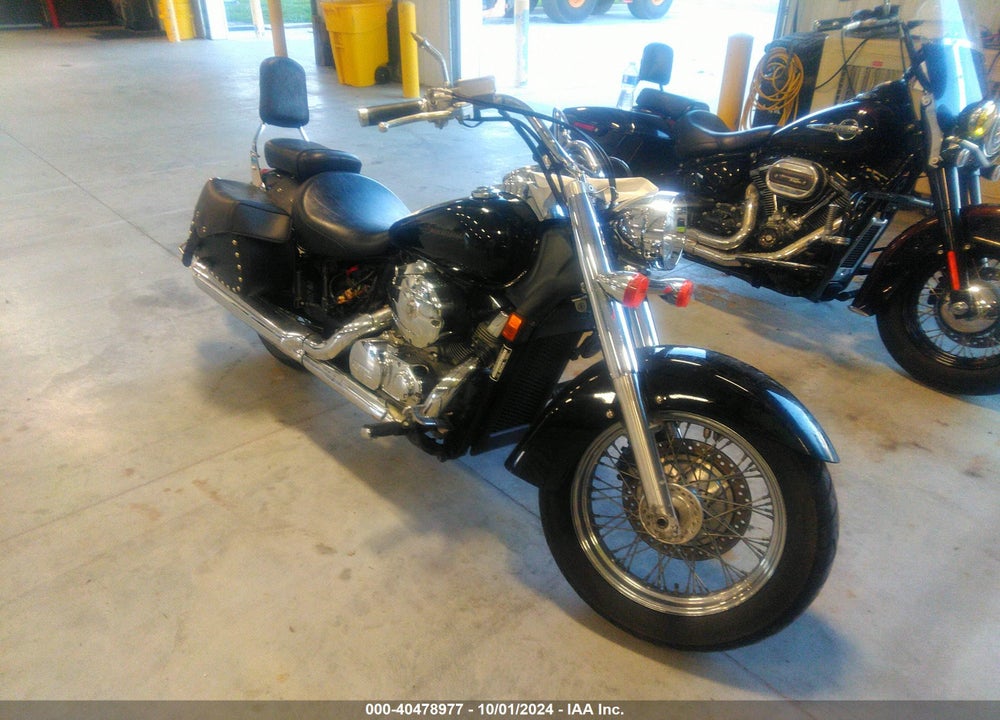 2004 HONDA VT750 C VIN: JH2RC50044K012181