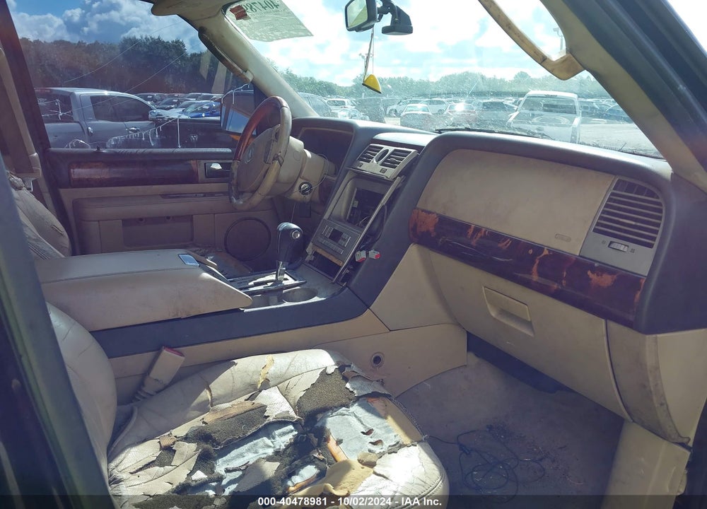 2006 LINCOLN NAVIGATOR LUXURY/ULTIMATE VIN: 5LMFU275X6LJ10520