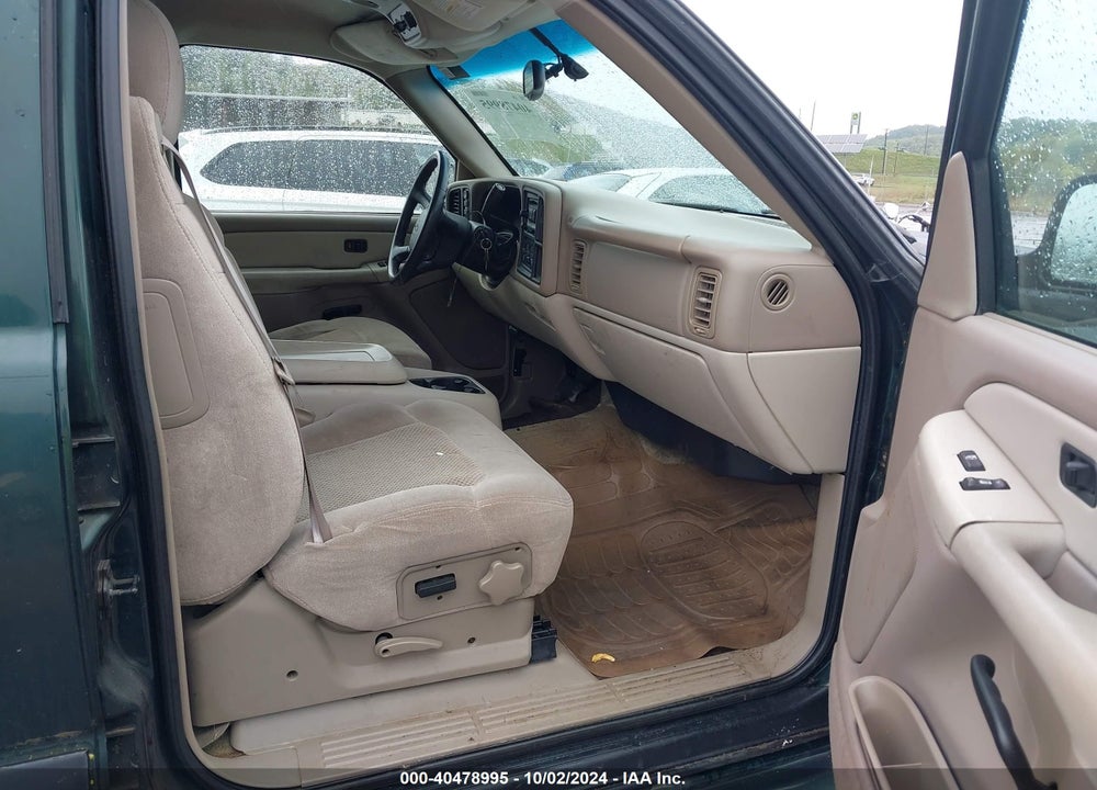 2001 CHEVROLET TAHOE LS VIN: 1GNEK13T71J152548