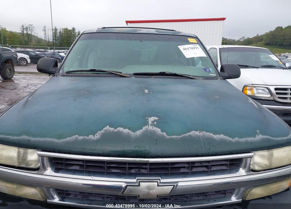 2001 CHEVROLET TAHOE LS VIN: 1GNEK13T71J152548